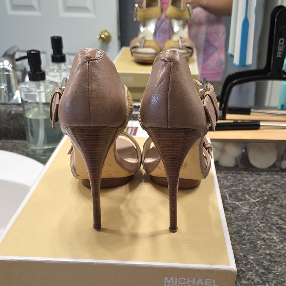 Michael Kors Metallic Gold and Tan Strappy Platform Heels - Picture 3 of 4